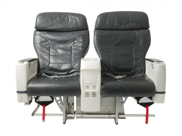 o230574_aircraft-seats_airbus-a320-family_recaro_4400a401a21-main